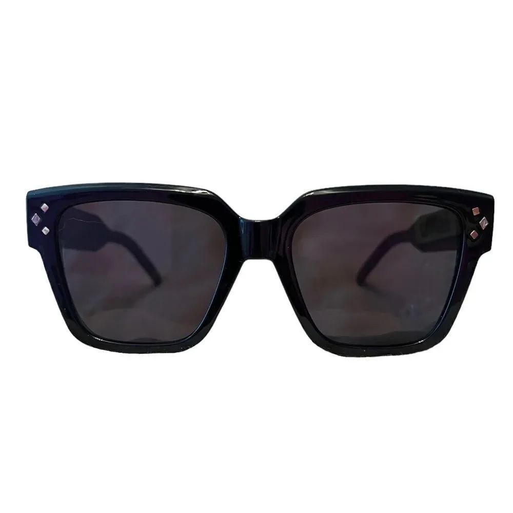 NWT Cleo Nicci New York Black Frame Sunglasses